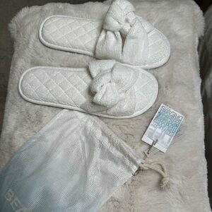 Barefoot dreams beach White Quilted Slippers -towel terry sandal sea salt large